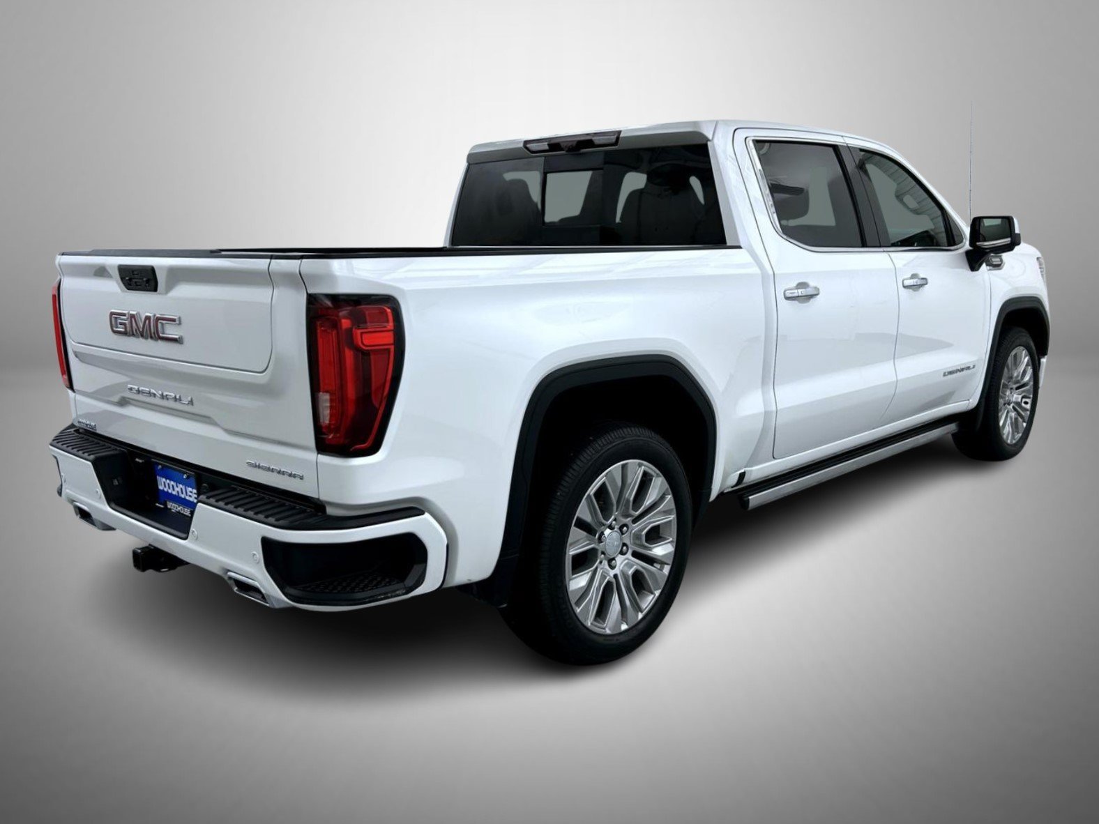 Used 2021 White GMC Denali image 5