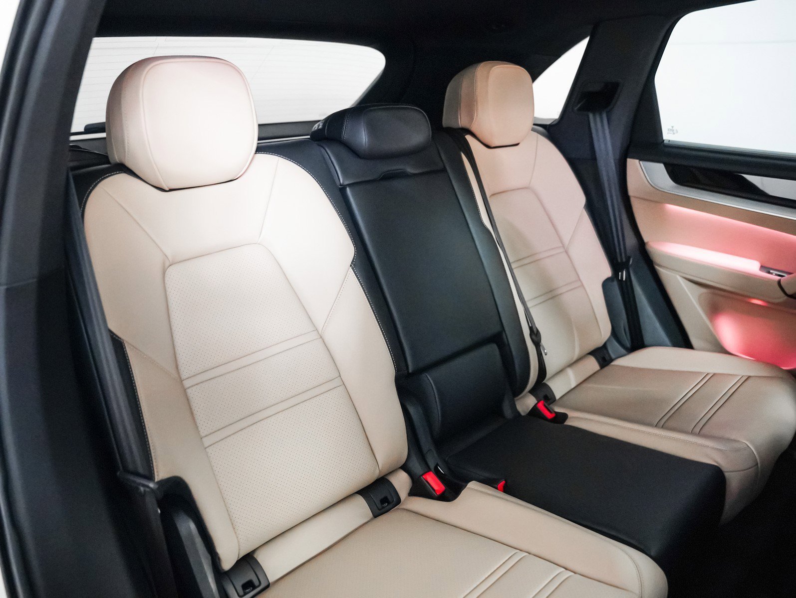 2026 Porsche Cayenne S - Photo 6