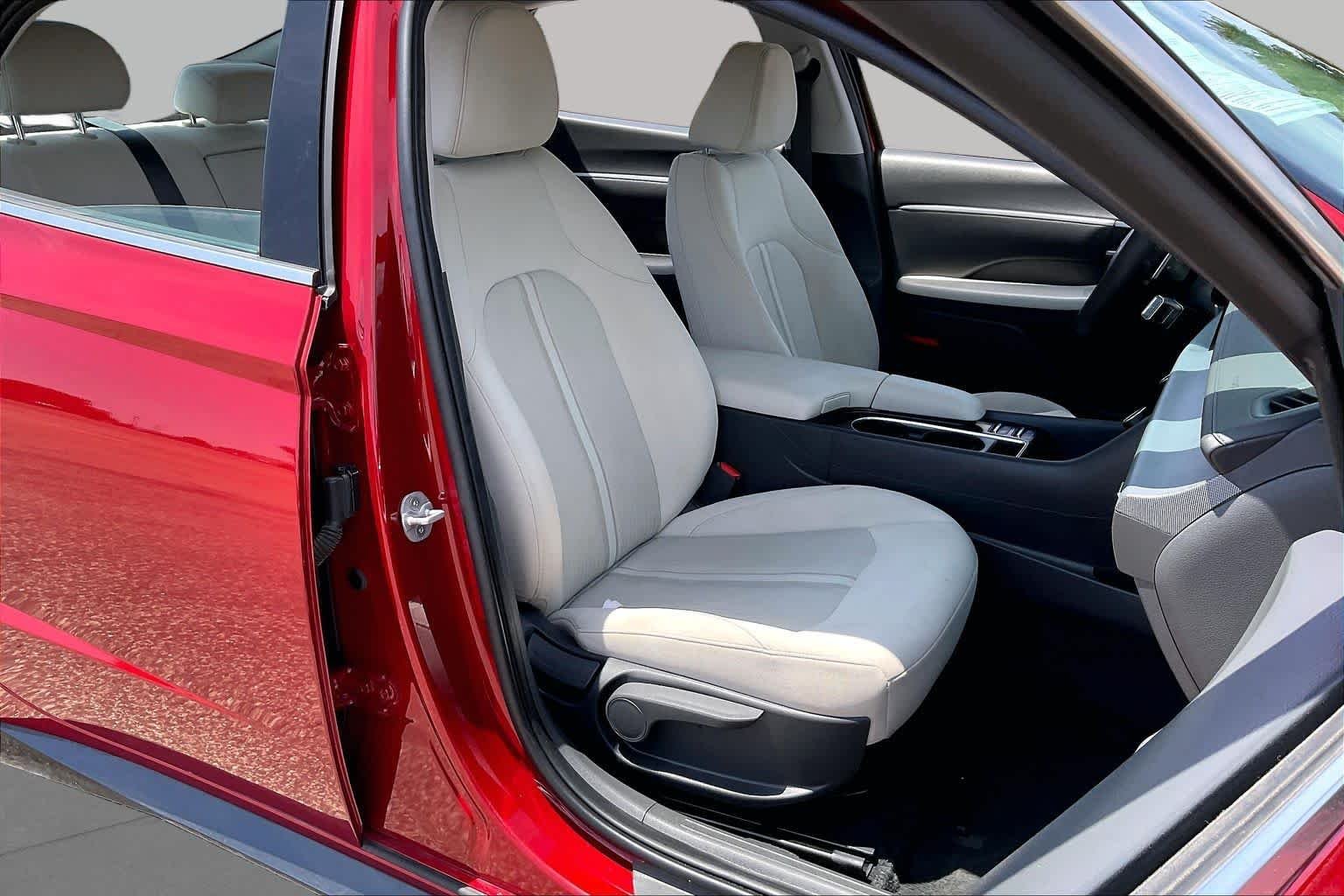 Used 2024 Ultimate red Hyundai SEL image 9