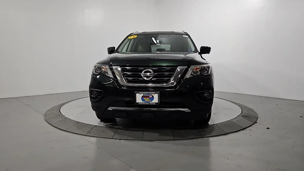 Used 2018 Green Nissan SL image 9