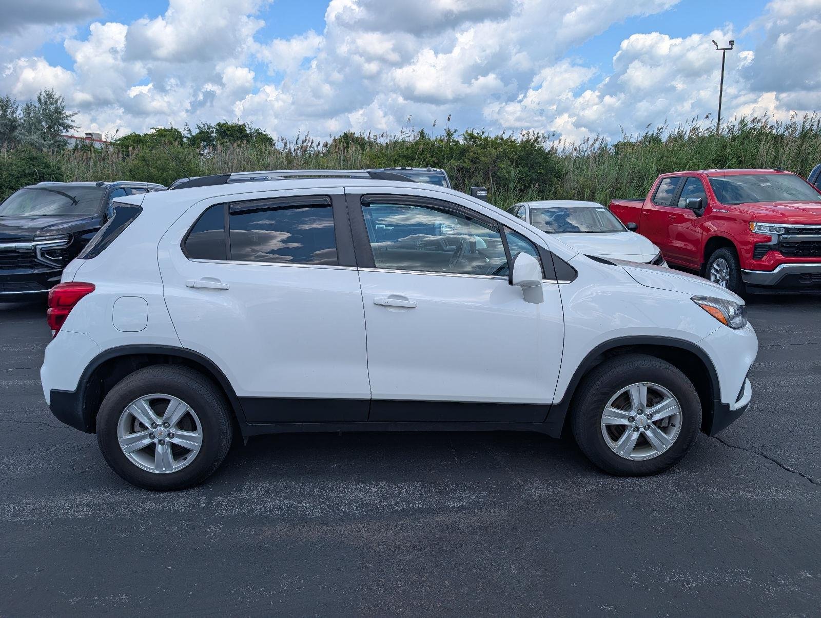 Used 2020 SUMMIT WHITE Chevrolet LT image 12