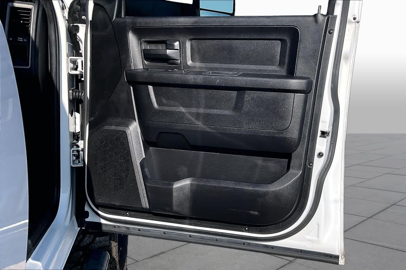 Used 2016 Bright White Clearcoat Ram Tradesman image 22