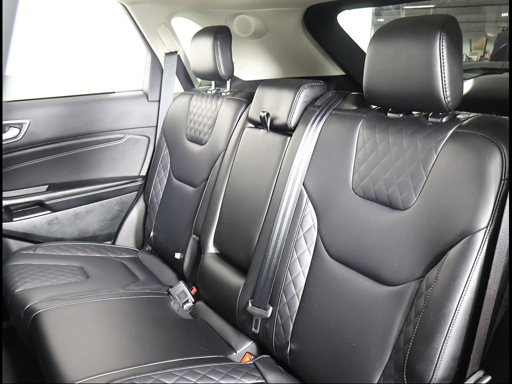 Used 2023 Agate Black Ford Titanium image 15