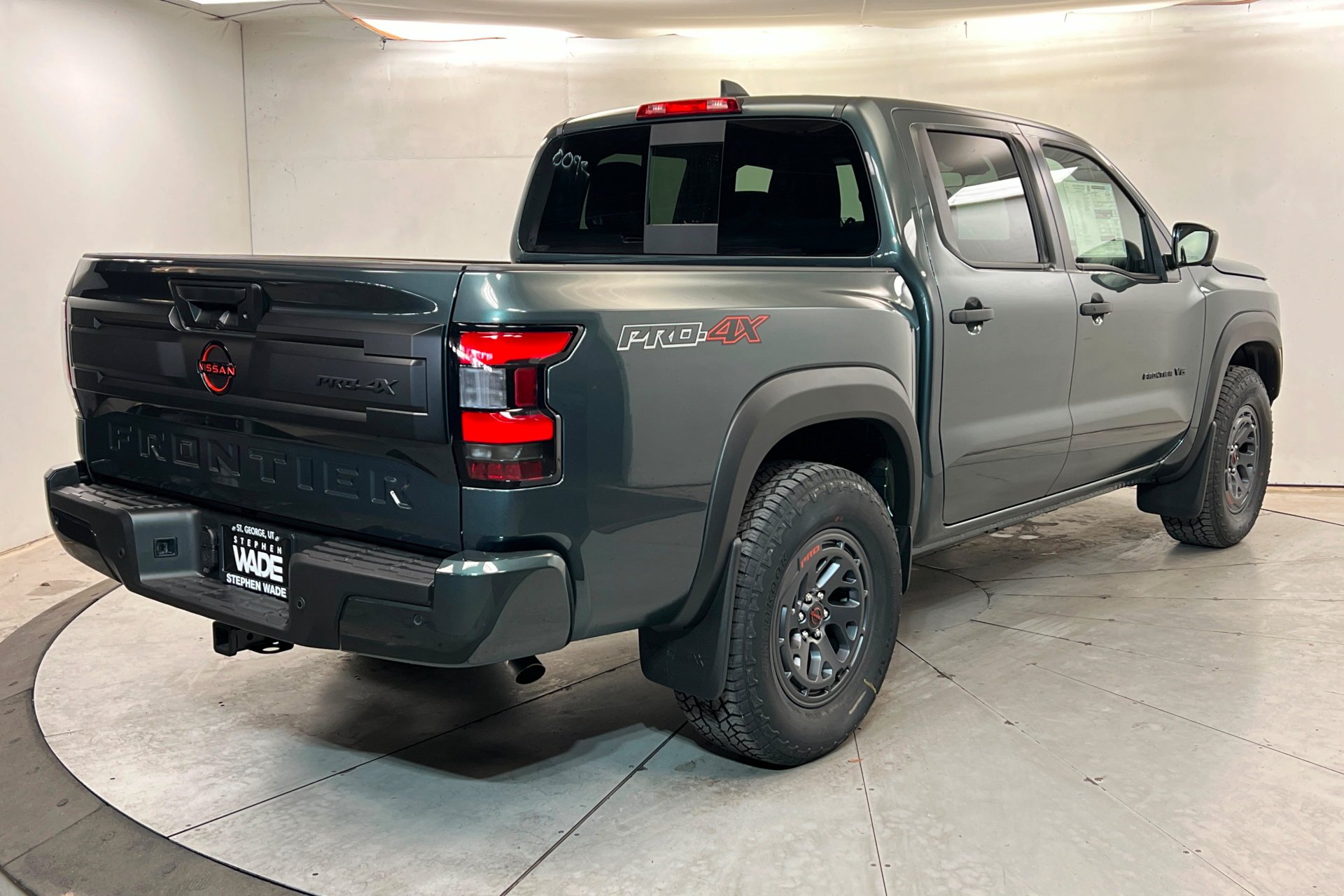 New 2027 Alpine Metallic Nissan Crew Cab PRO-4X® image 6