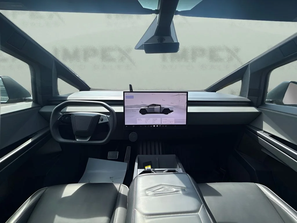 Used 2024  Tesla Base image 13