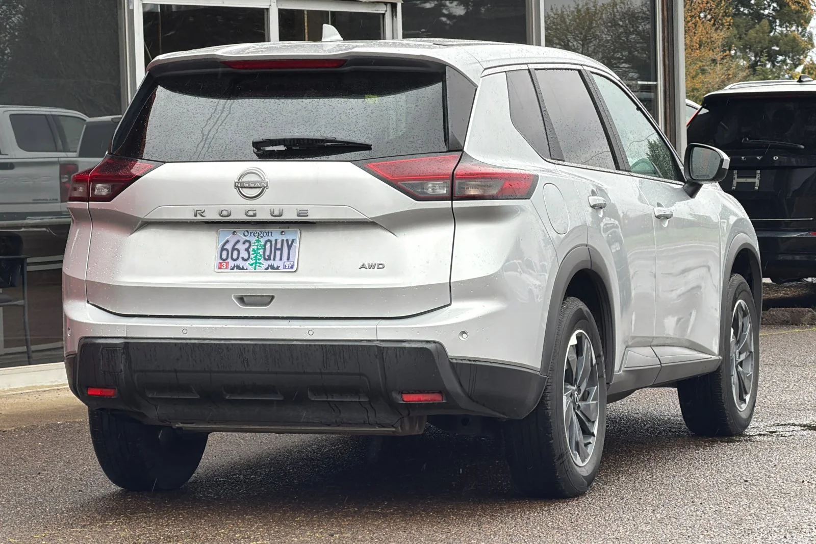 Used 2025 Brilliant Silver Metallic Nissan SV image 4