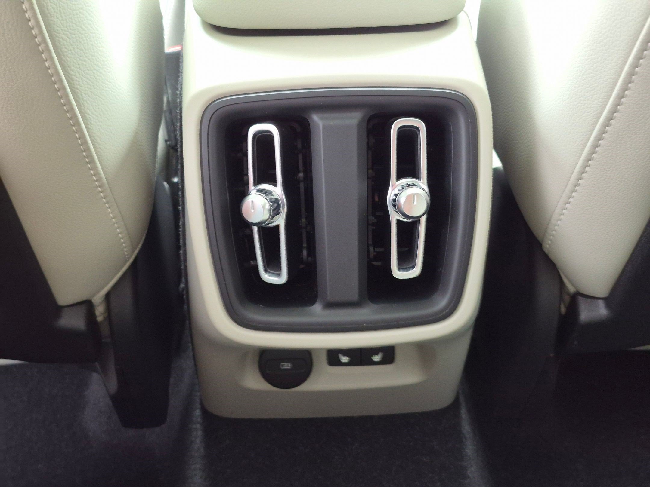 Certified Used 2023 Fjord Blue Volvo Plus Dark Theme image 24