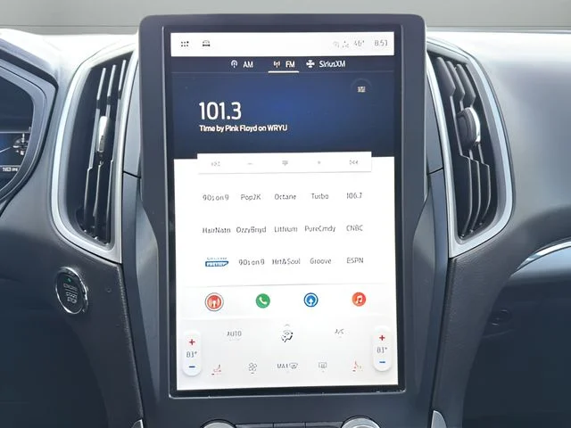 Used 2022 Black Ford SEL image 23