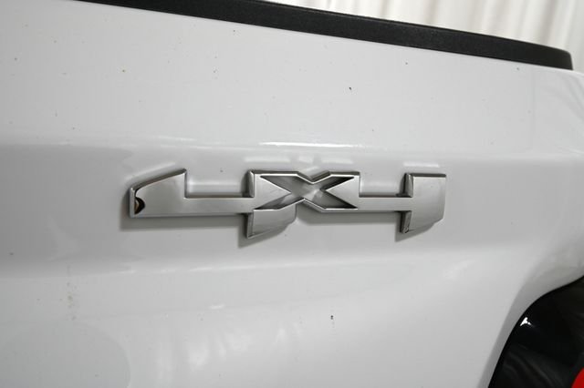 Used 2024 White GMC Elevation image 21