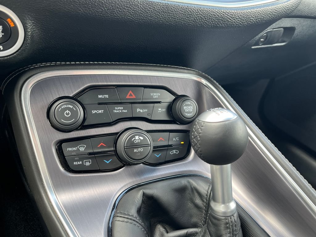 Used 2017 Go Mango! Dodge R/T image 18