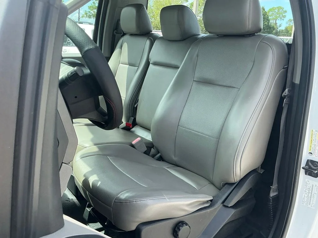 Used 2018 White Ford XL image 20