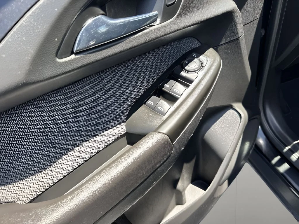 Used 2021 MOSAIC BLACK METALLIC Chevrolet LT image 23