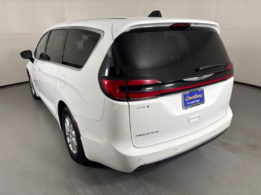 Used 2024 White Chrysler Touring L image 6