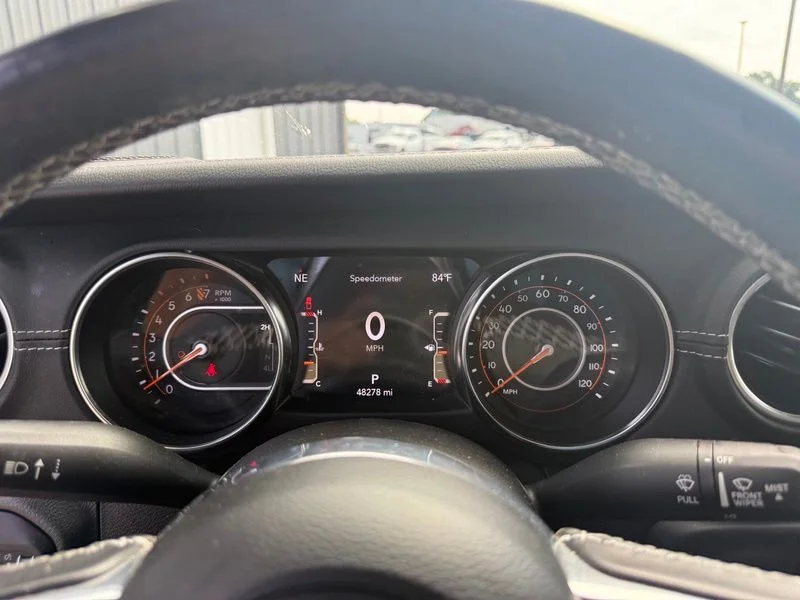 Used 2022 Silver Jeep Overland image 12