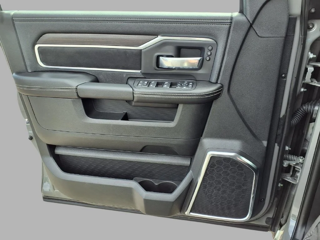 New 2027 Ceramic Gray Clear-Coat Exterior Paint RAM Laramie image 18