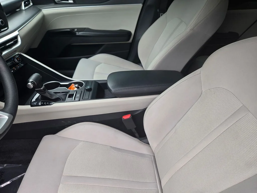 2021 Kia K5 LXS - Photo 12