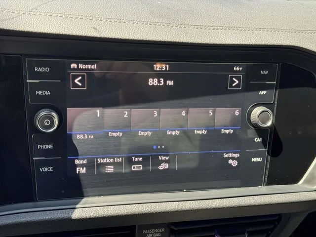 Used 2019 Gray Volkswagen SEL Premium image 3