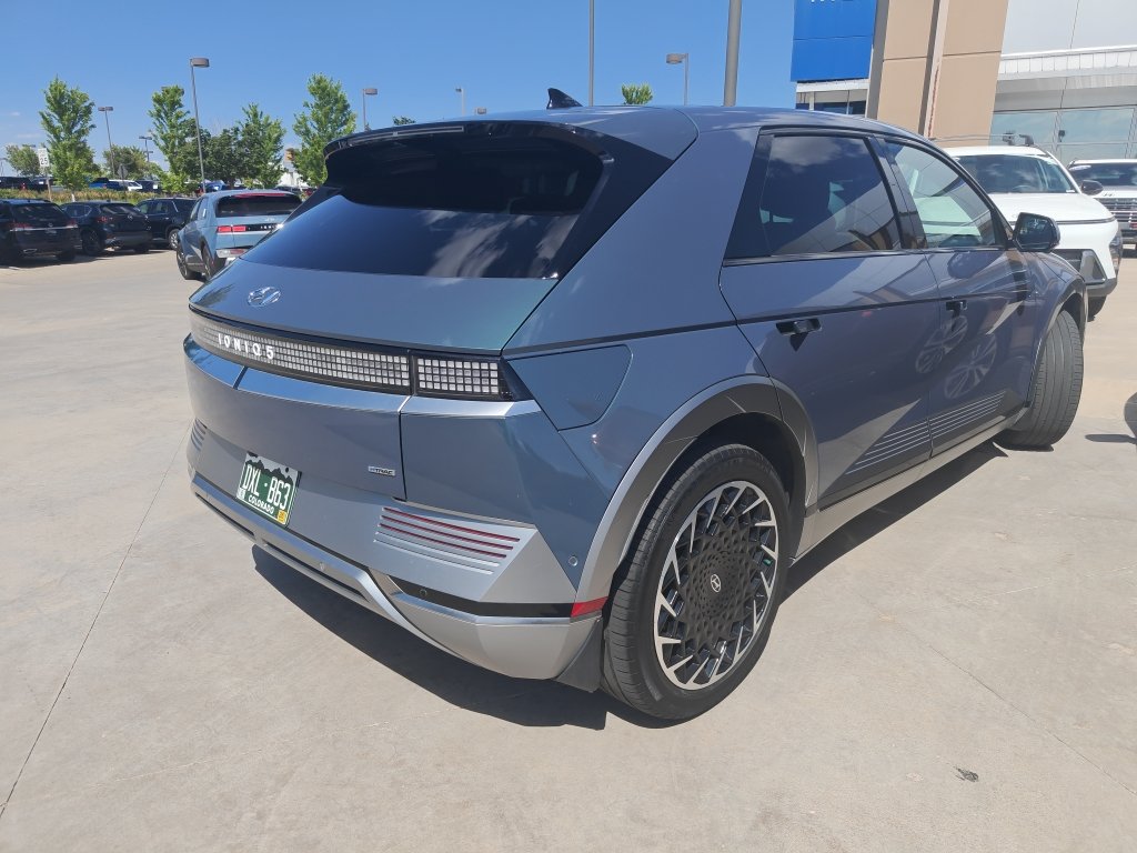 Used 2023 Didital Teal Hyundai Limited image 4