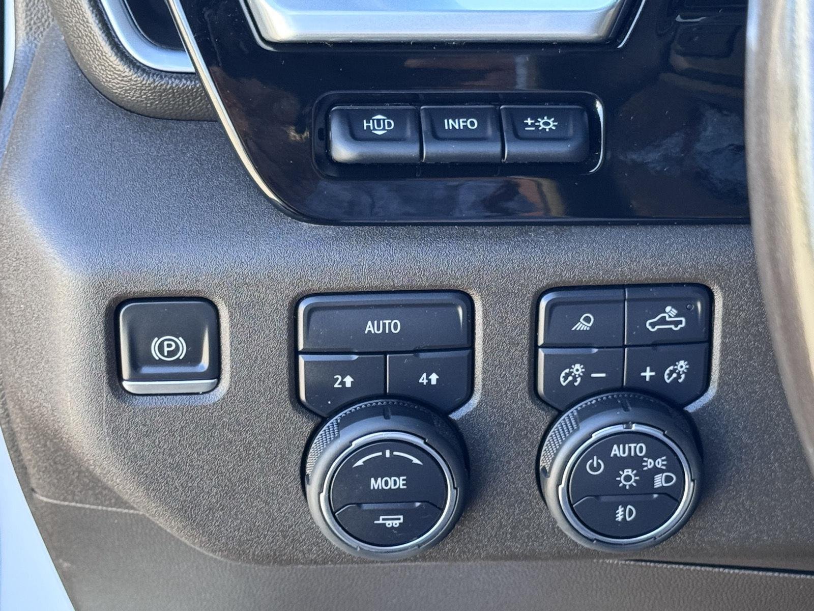 2022 Chevrolet Silverado 1500 LTZ - Photo 9