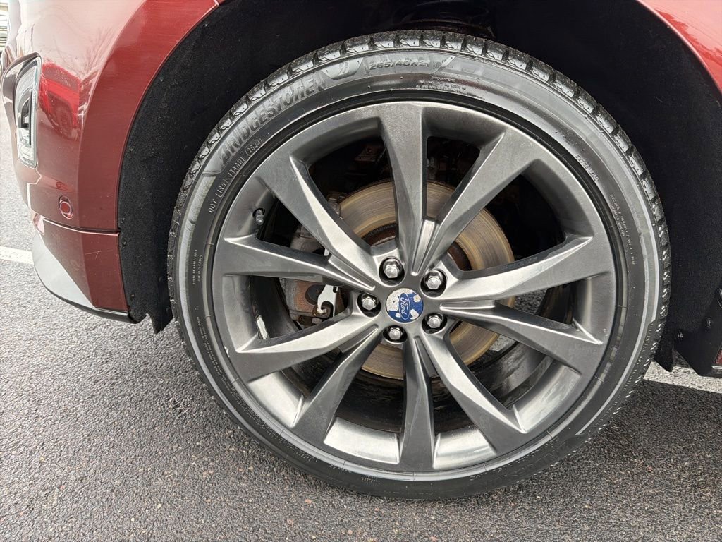 Used 2016  Ford Sport image 9