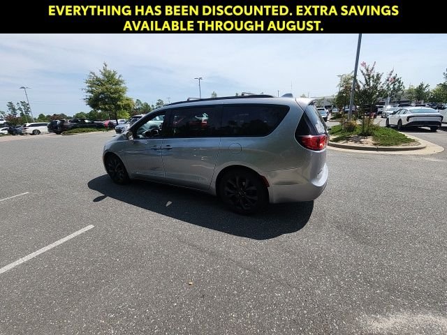 Used 2020 Silver Chrysler Touring L image 9