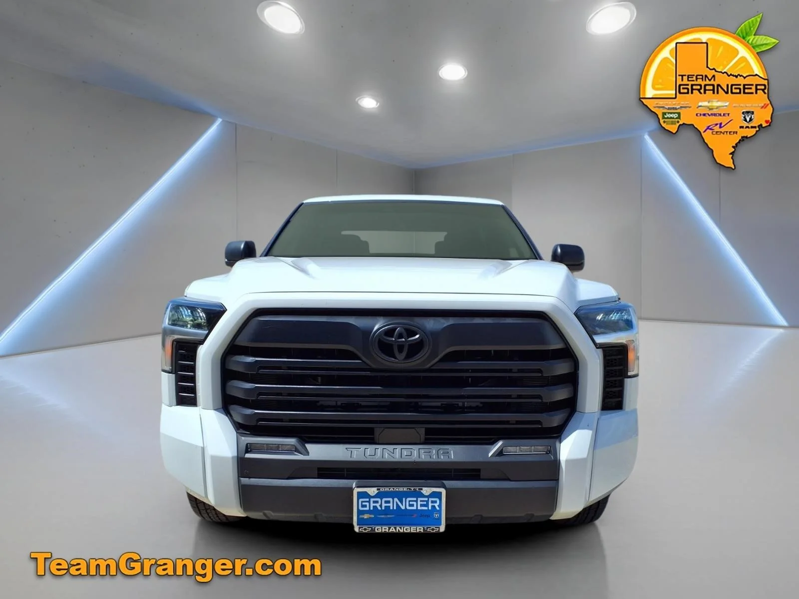 Used 2025 White Toyota SR5 image 7