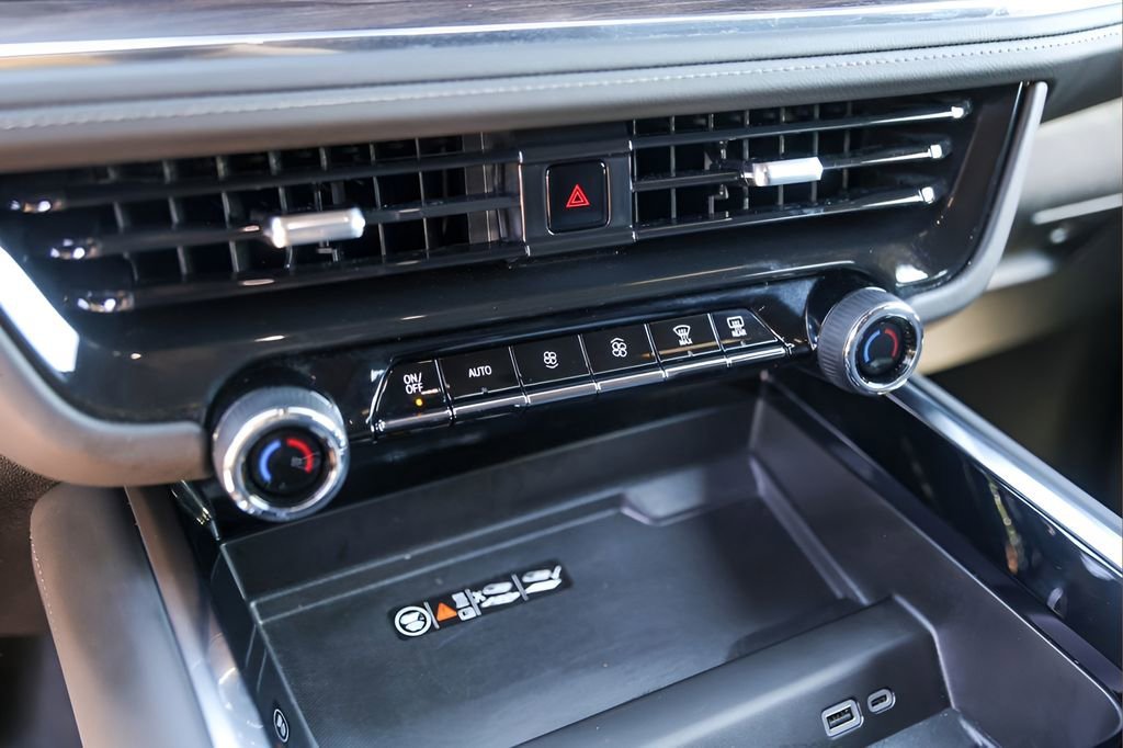 Used 2025 Black Chevrolet Z71 image 19