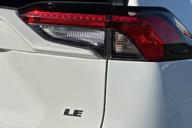 Used 2020 White Toyota LE image 26