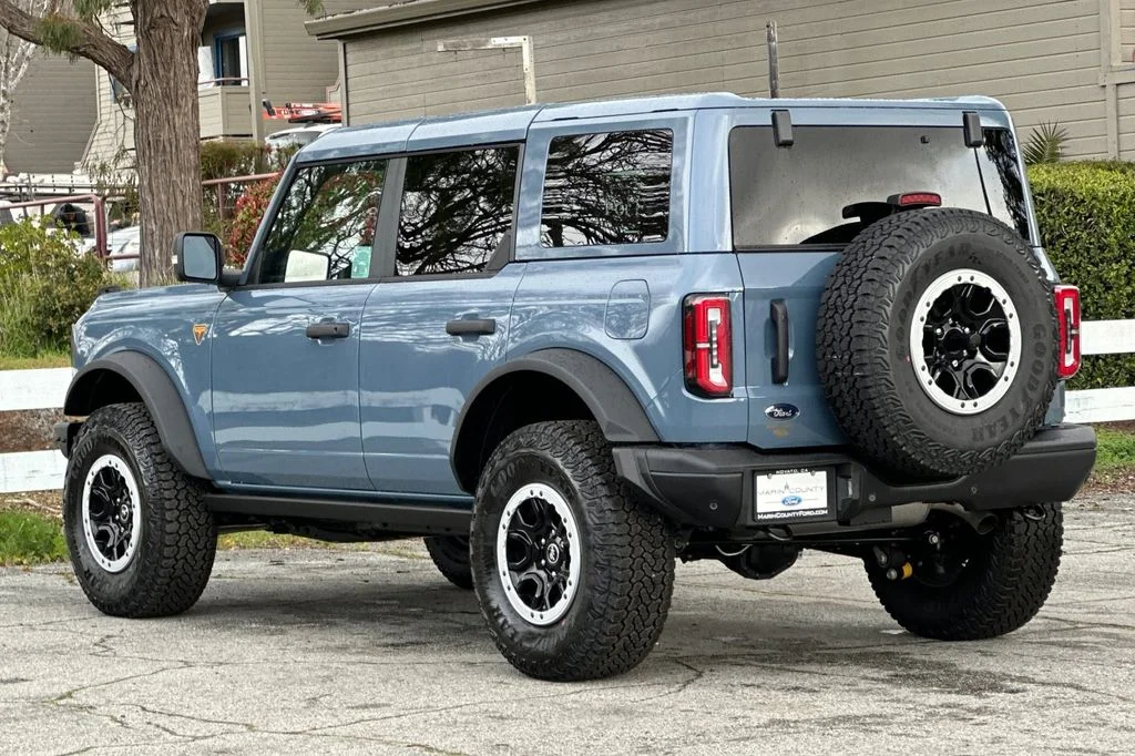 New 2025 Azure Gray Metallic Ford Badlands image 6
