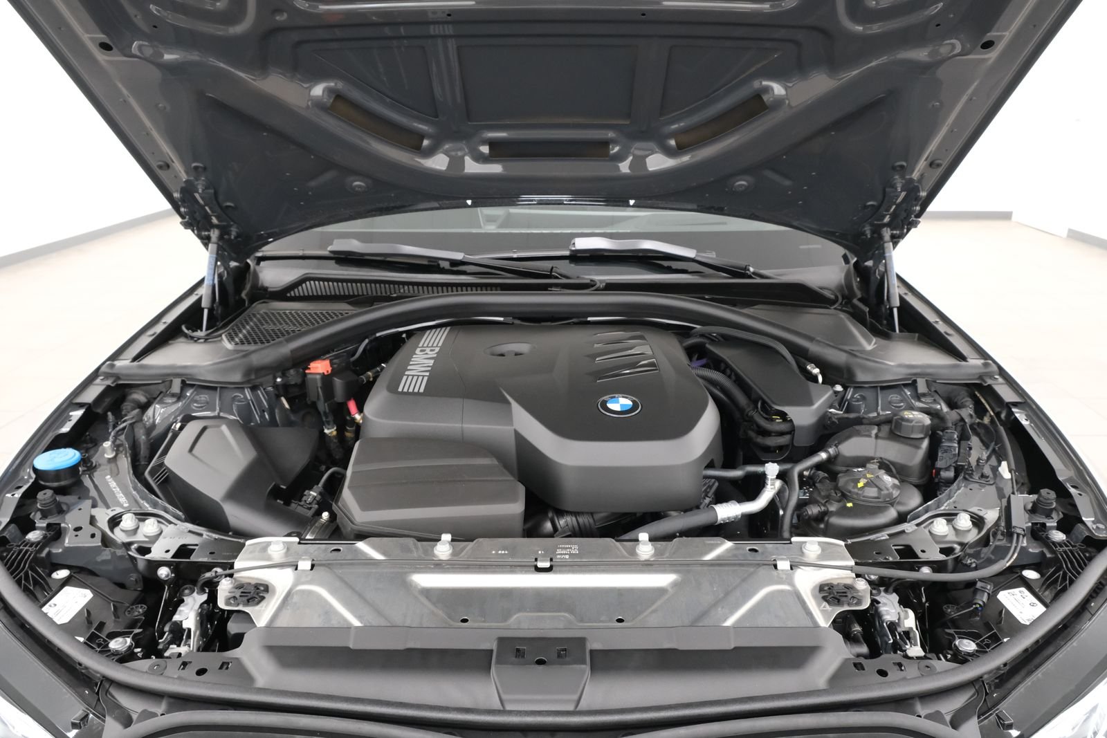 New 2026 Dravit Grey Metallic BMW 330i xDrive image 71