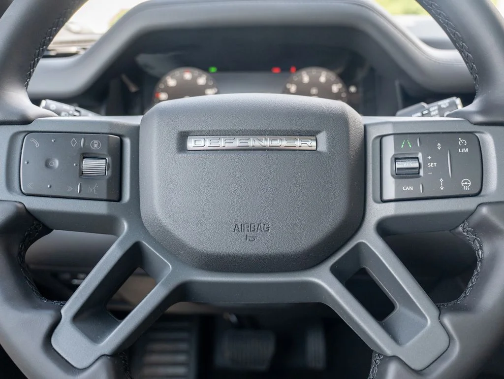New 2026 Sedona Red Land Rover X image 14