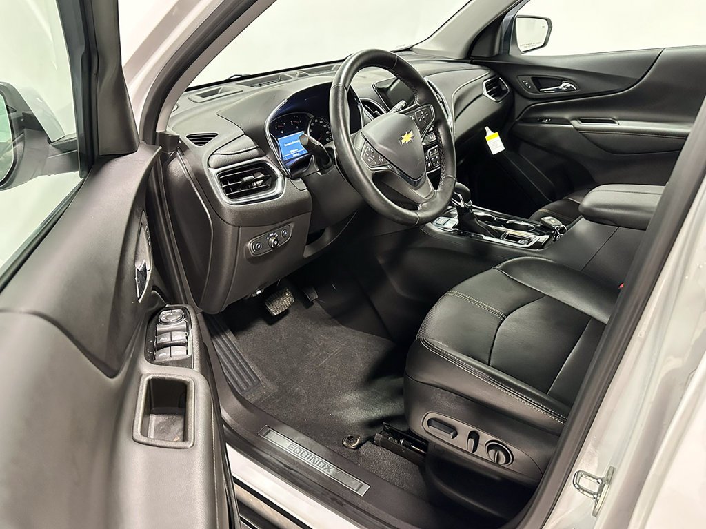 Used 2024 White Chevrolet Premier image 21