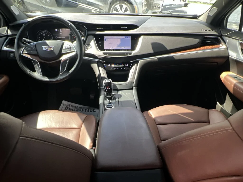 Used 2024 White Cadillac Premium Luxury image 21