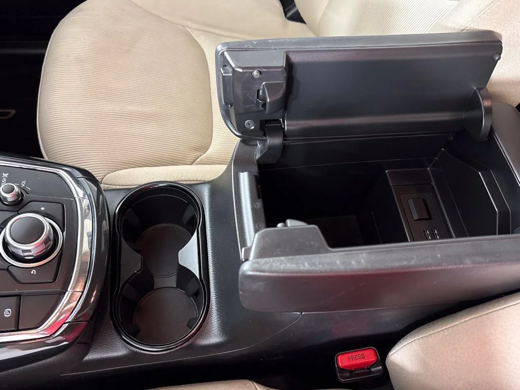 Used 2018 Silver Mazda Sport image 32