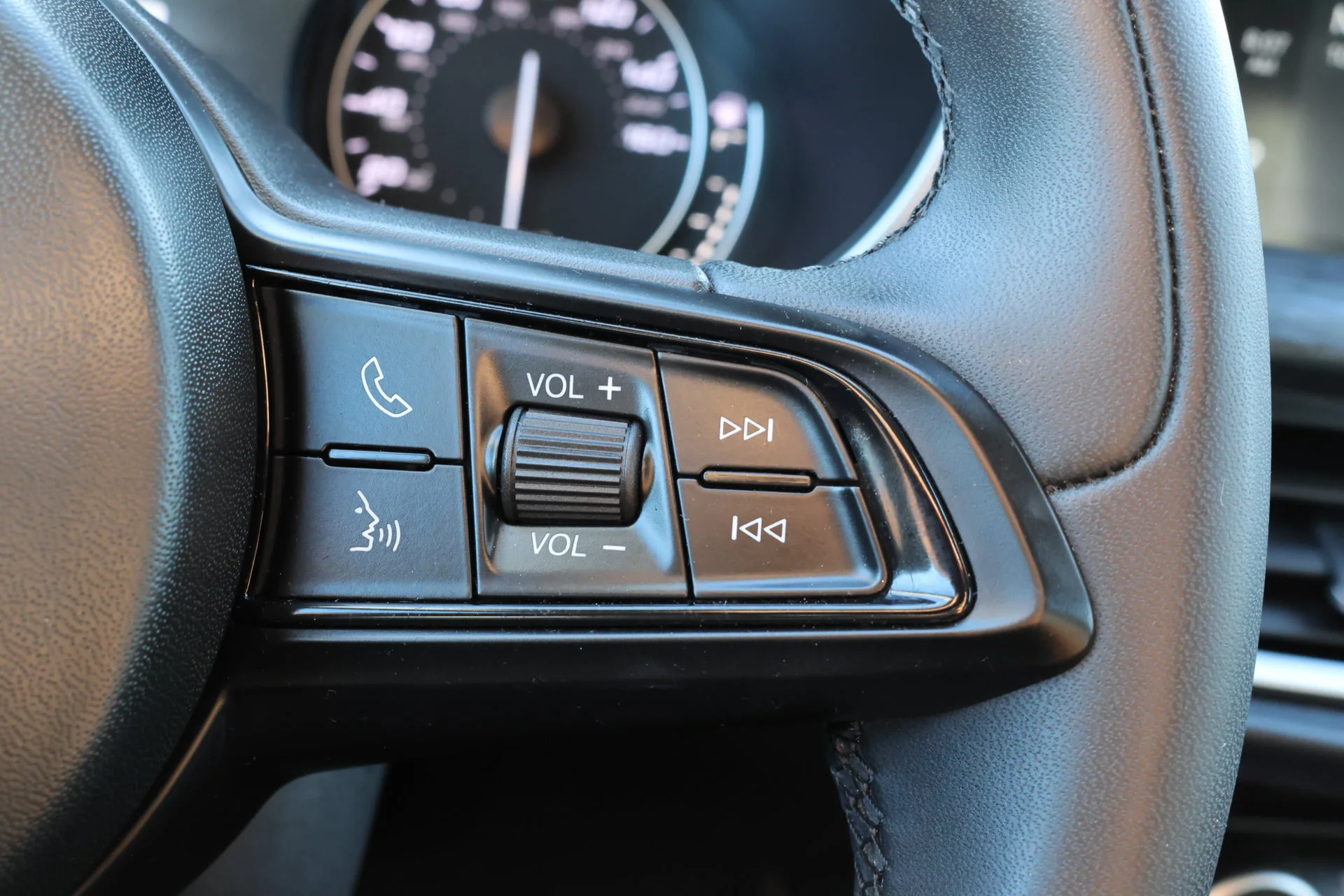 Used 2020 Gray Alfa Romeo Base image 10