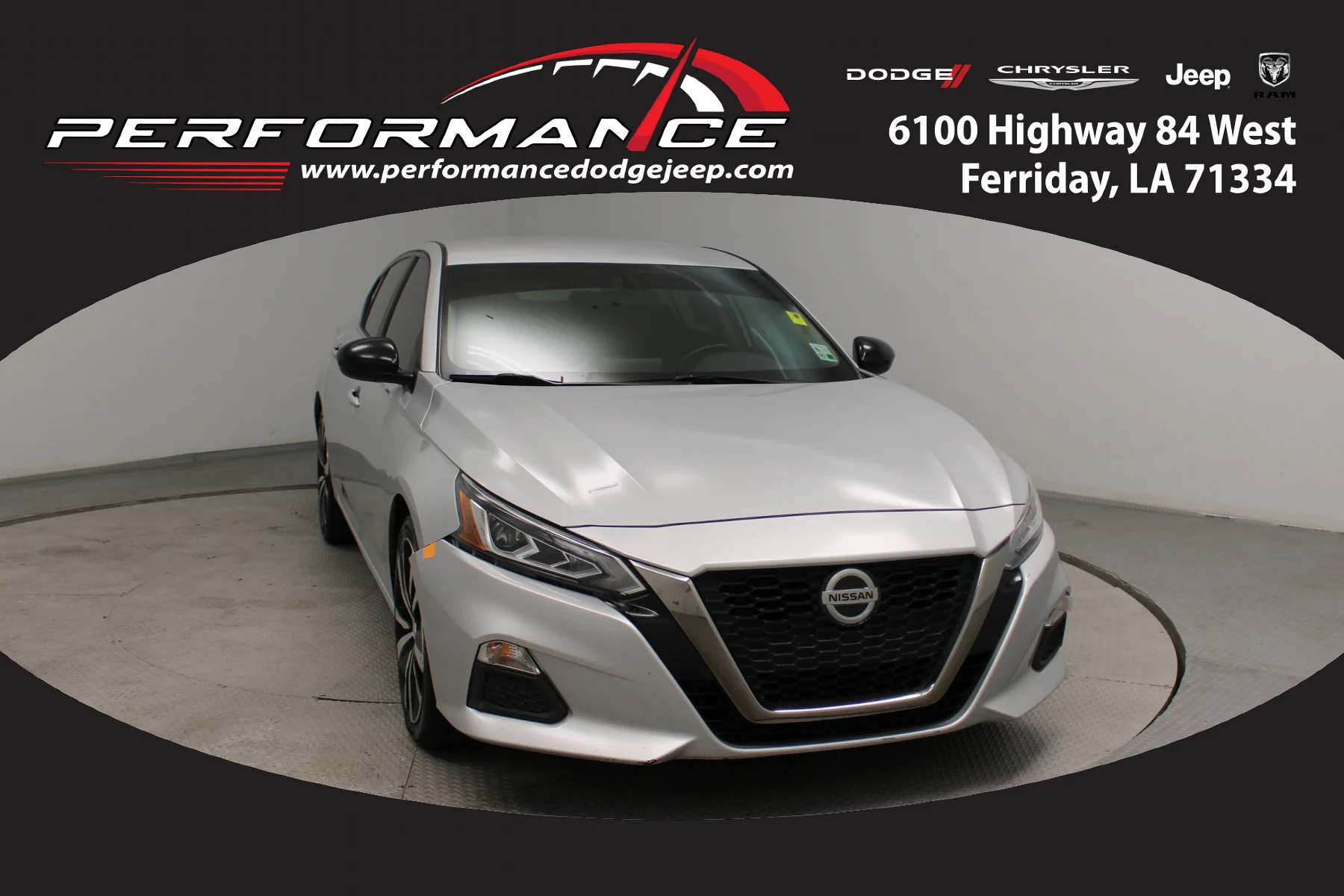 Used 2019 Brilliant Silver Metallic Nissan 2.5 SR Sedan image 1