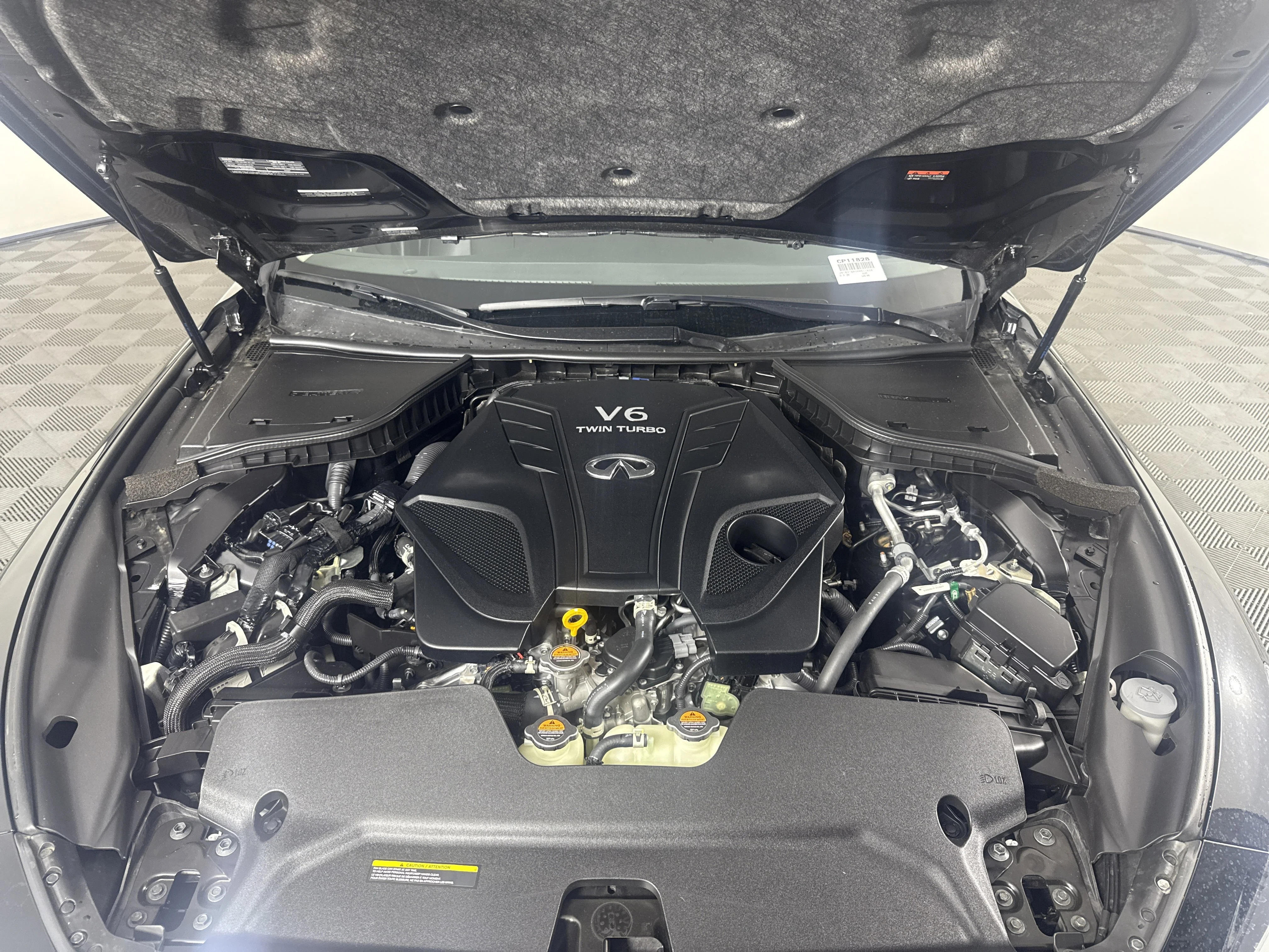 Used 2023 Midnight Black INFINITI LUXE image 10
