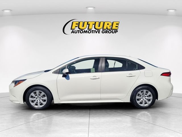 Used 2022 White Toyota LE image 6