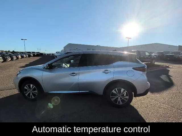 Used 2023 Silver Nissan S image 9