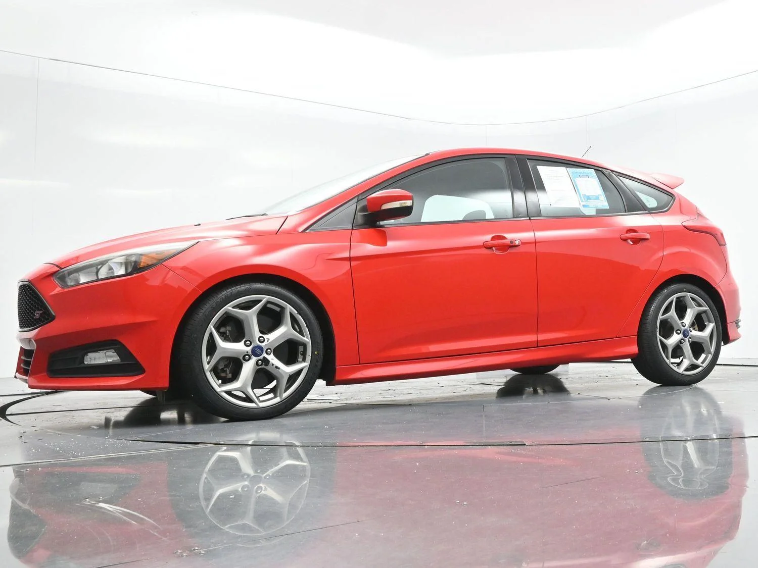 Used 2016 Race Red Ford ST image 43