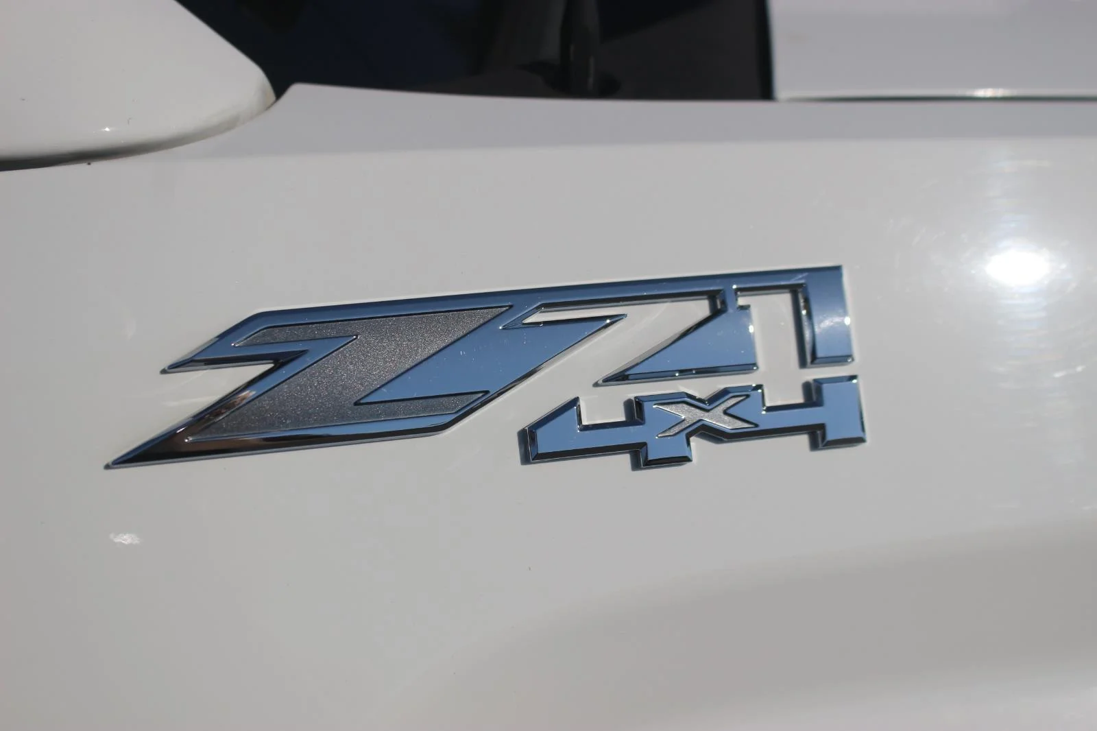 Used 2018 SUMMIT WHITE GMC SLT image 12