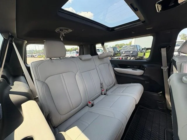 New 2026 Silver Zynith Jeep Summit Obsidian image 15