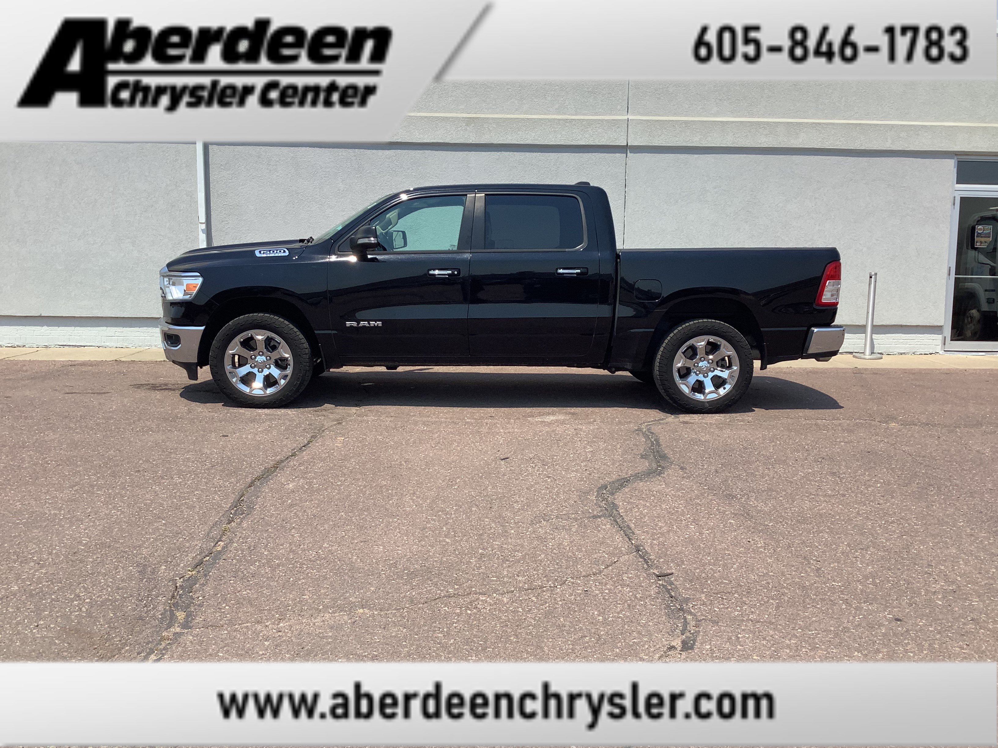 2020 RAM 1500 Big Horn/Lone Star 4x4 Crew Cab 5'7's photo
