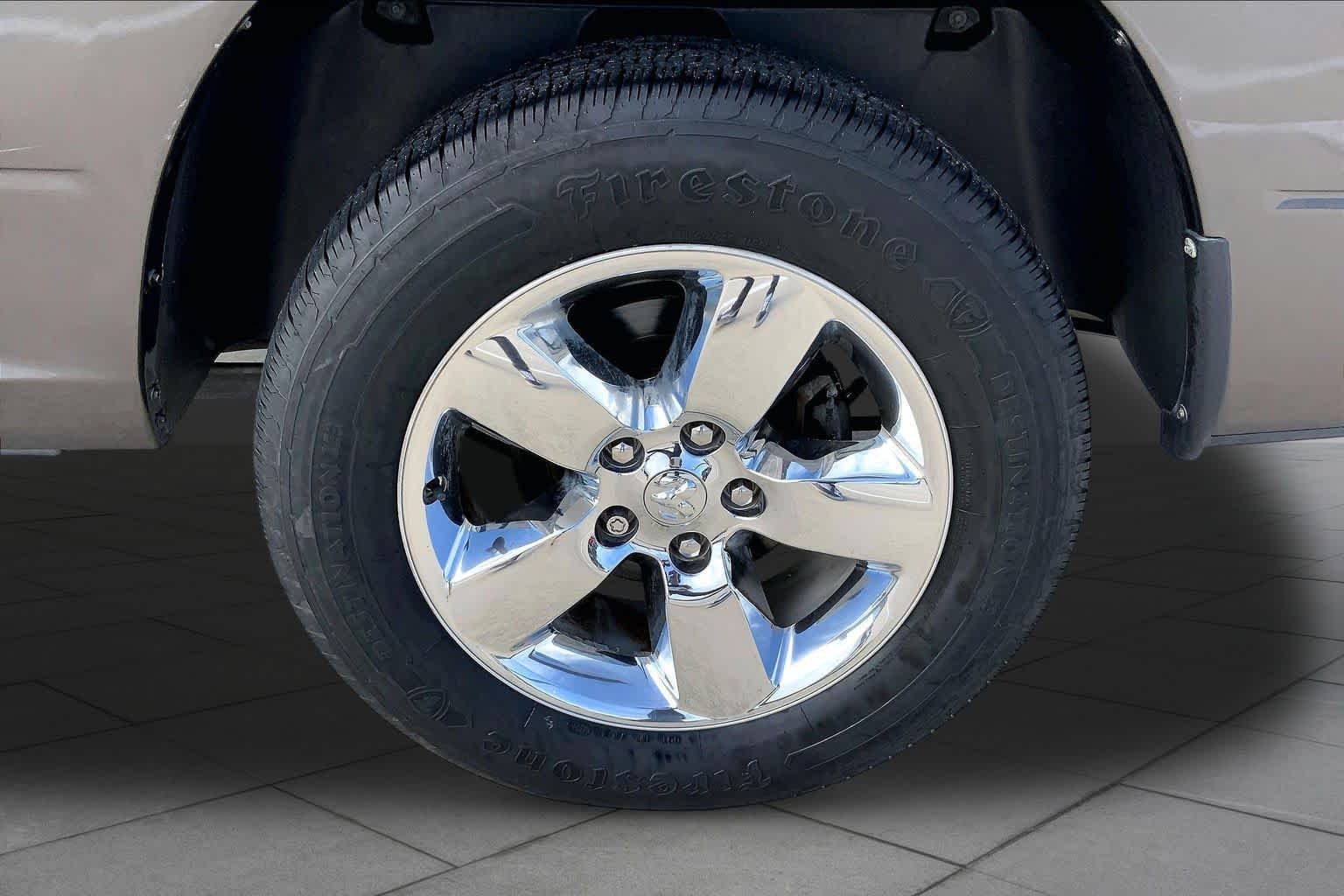 Used 2016 Granite Crystal Metallic Clearcoat Ram Lone Star image 11