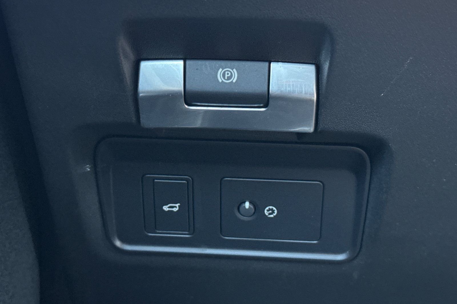 Used 2022 Blue Land Rover S R-Dynamic image 33