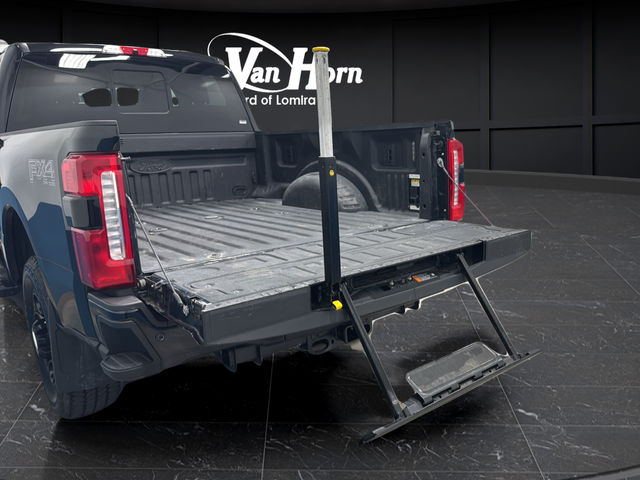 Used 2025 Agate Black Metallic Ford Lariat image 29