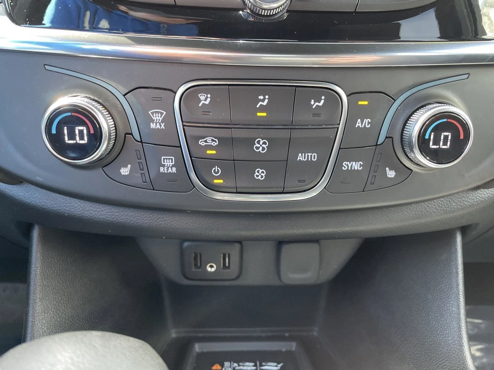 Used 2023 Mosaic Black Metallic Chevrolet LT Cloth image 18