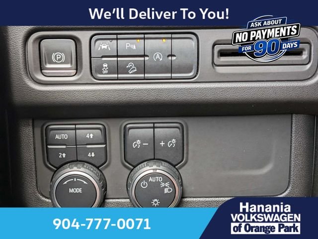 Used 2023 Black Chevrolet Premier image 28