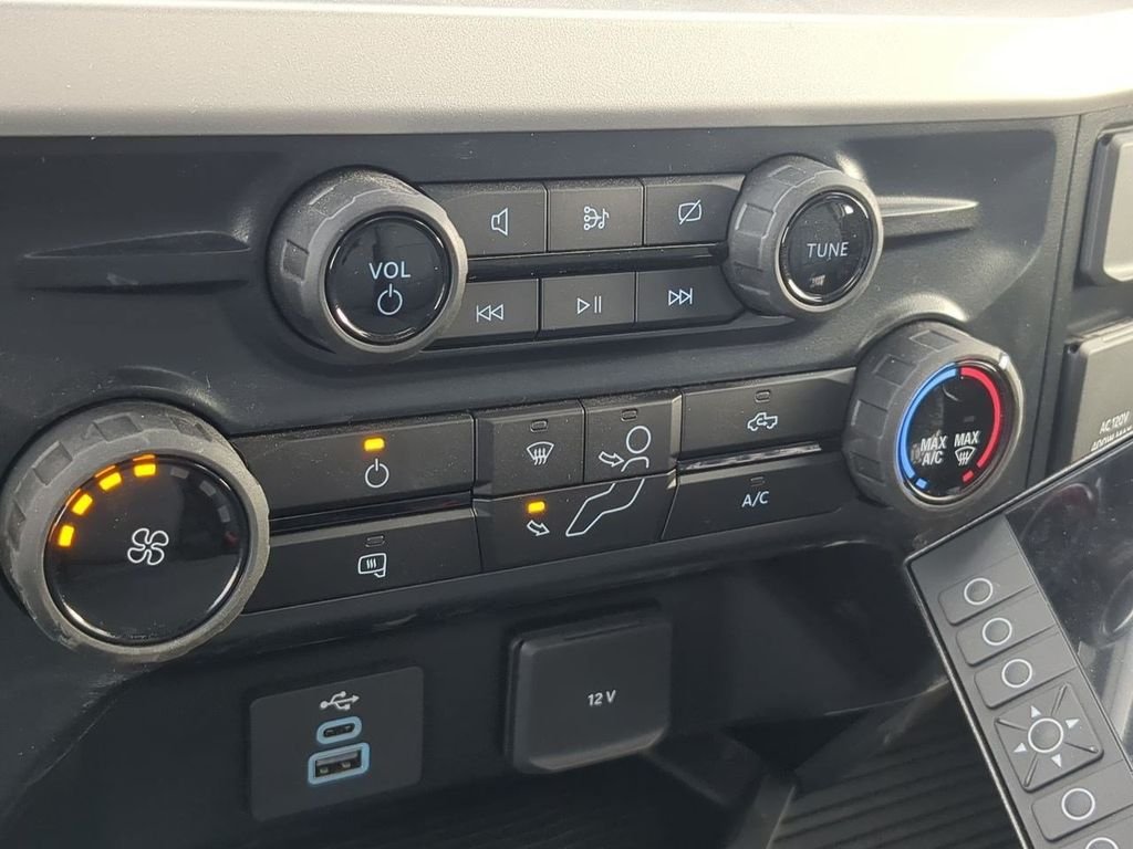 New 2024 Oxford White Ford F-550® XL image 54