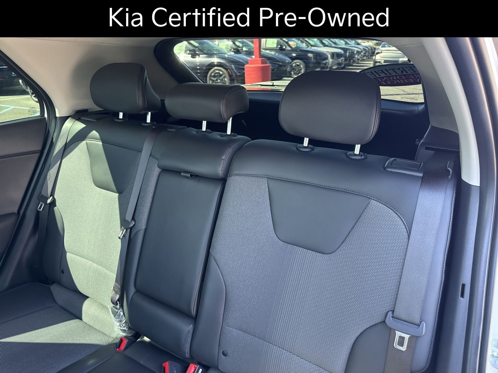 2025 Kia Niro EX Touring - Photo 24